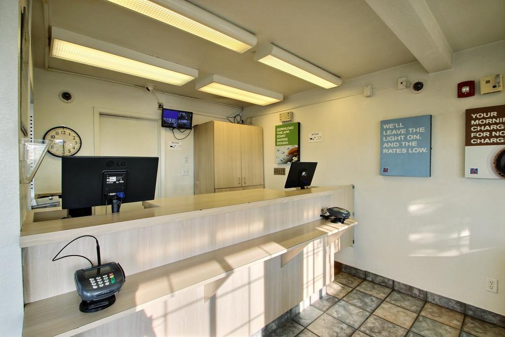 Motel 6 Milwaukee West - 브룩필드 외부 사진