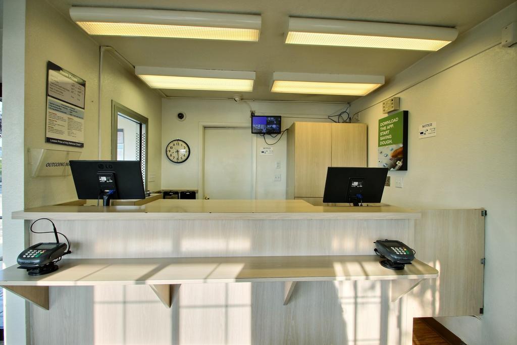 Motel 6 Milwaukee West - 브룩필드 외부 사진
