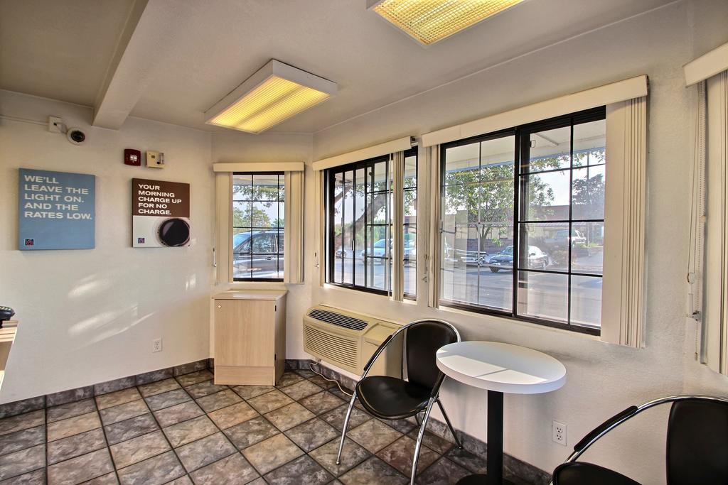 Motel 6 Milwaukee West - 브룩필드 외부 사진