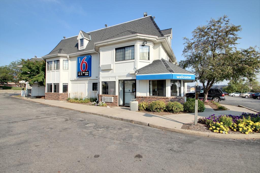 Motel 6 Milwaukee West - 브룩필드 외부 사진