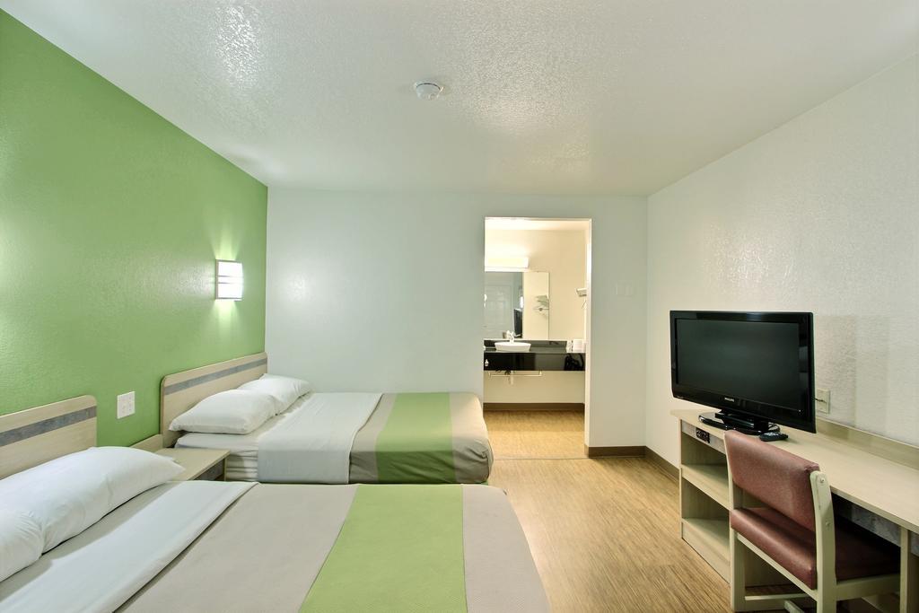 Motel 6 Milwaukee West - 브룩필드 외부 사진