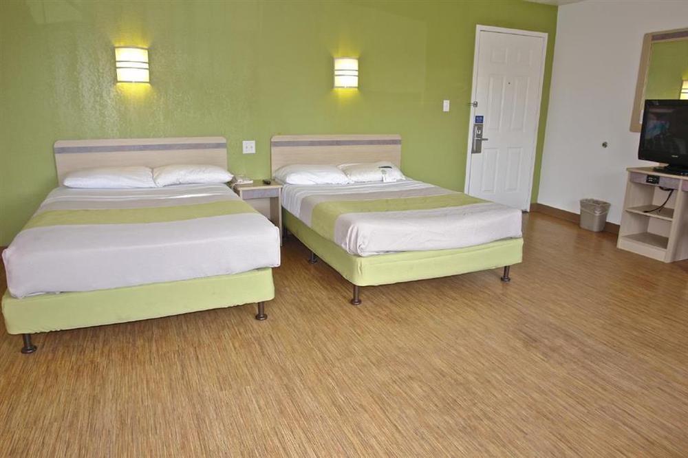 Motel 6 Milwaukee West - 브룩필드 객실 사진